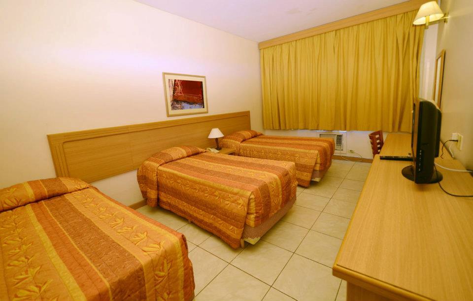 Hotel Dan Inn Сан-Жозе-дус-Кампус Экстерьер фото