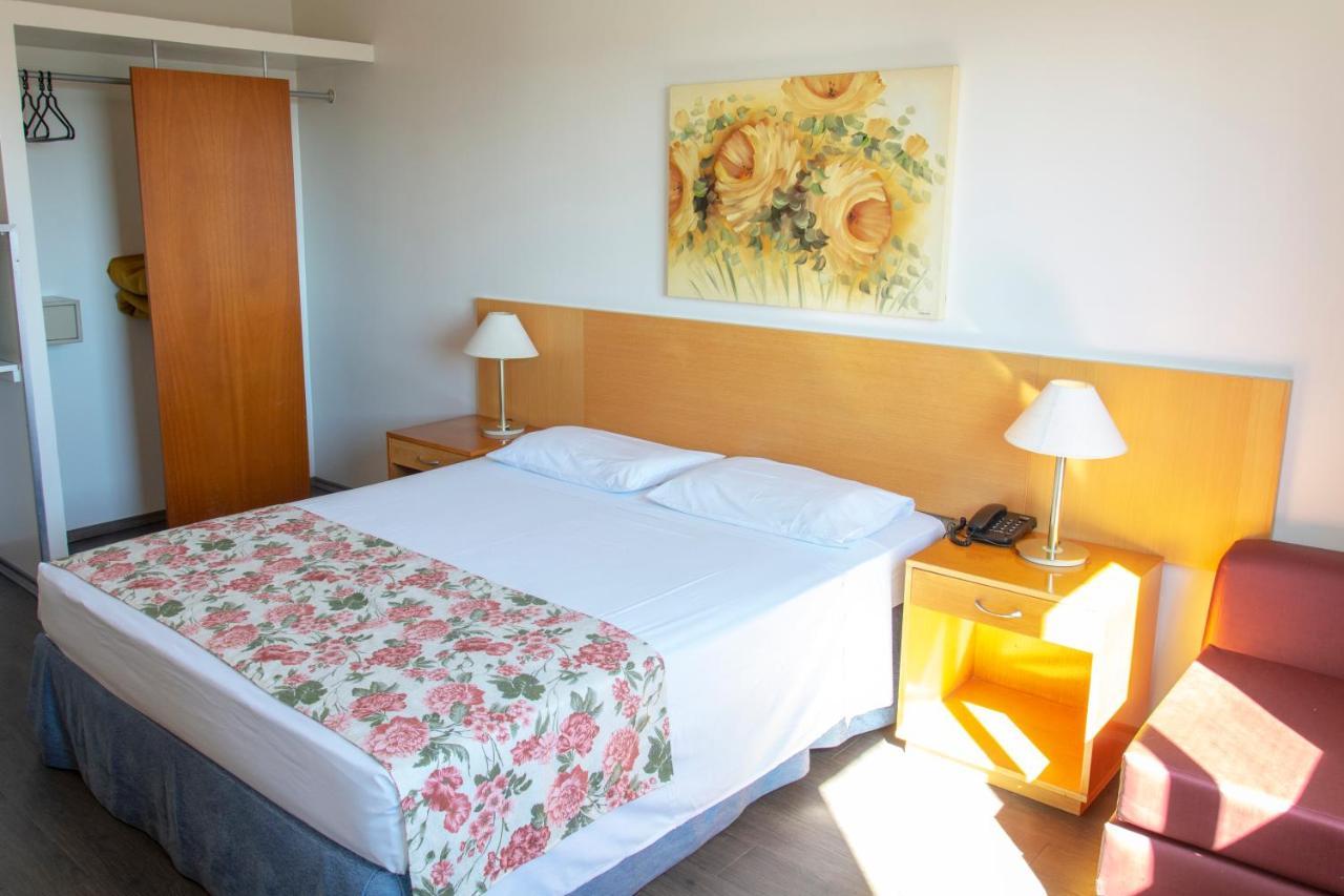Hotel Dan Inn Сан-Жозе-дус-Кампус Экстерьер фото